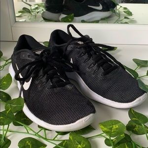 Black Nike Shoes